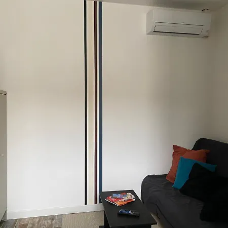 Au Pied Du Centre - Mignon Petit Studio Climatise *
